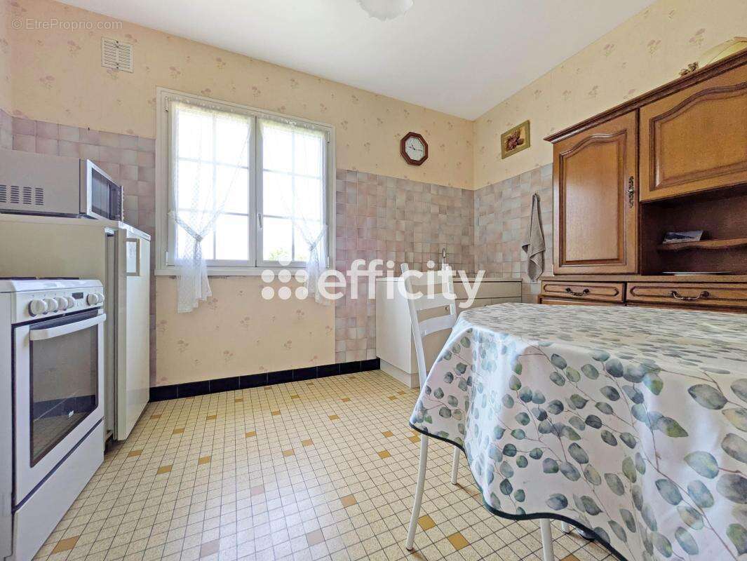 Maison 95 m² à Saint-Junien  - photo 4
