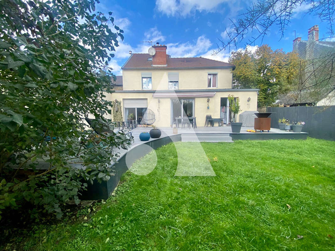 Maison à CHARLEVILLE-MEZIERES
