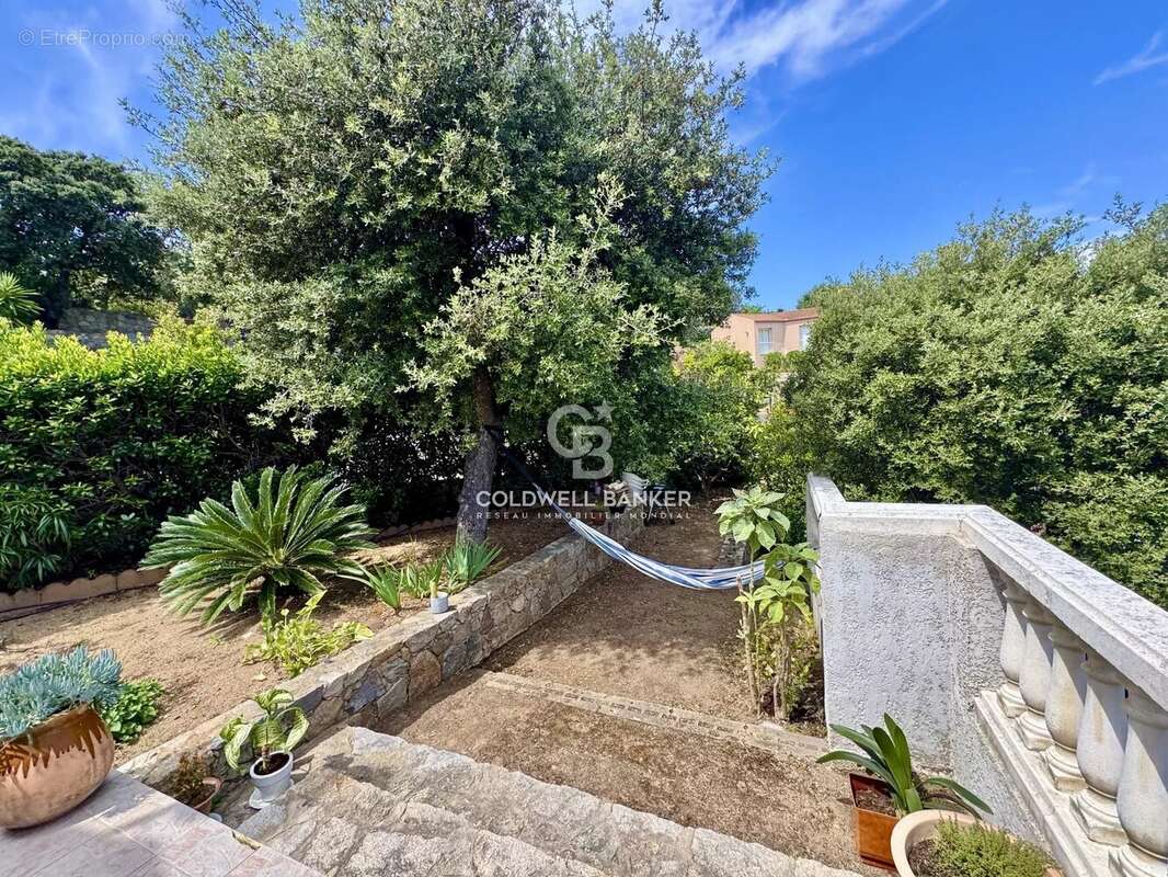 Maison à L&#039;ILE-ROUSSE