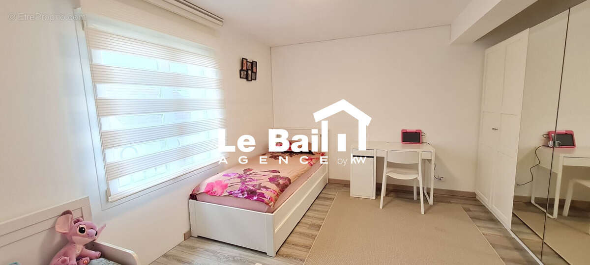 Maison 227 m² à Osny  - photo 8