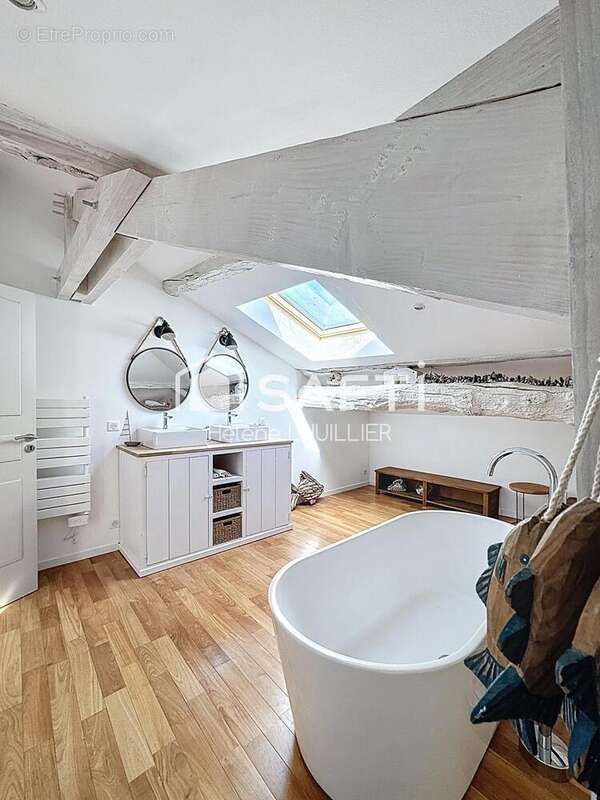 Maison 231 m² à Monblanc  - photo 7