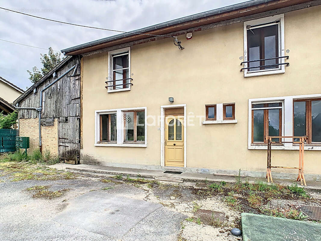 Maison à DOMMARTIN-SOUS-HANS