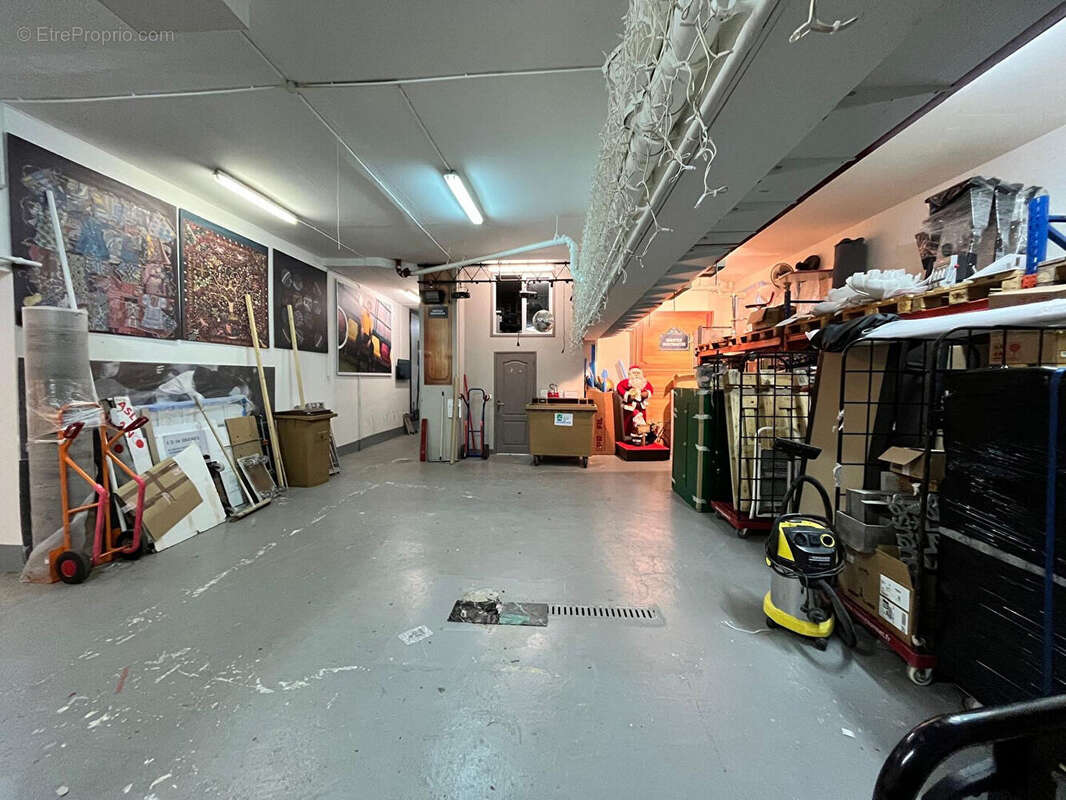 Commerce à COURBEVOIE