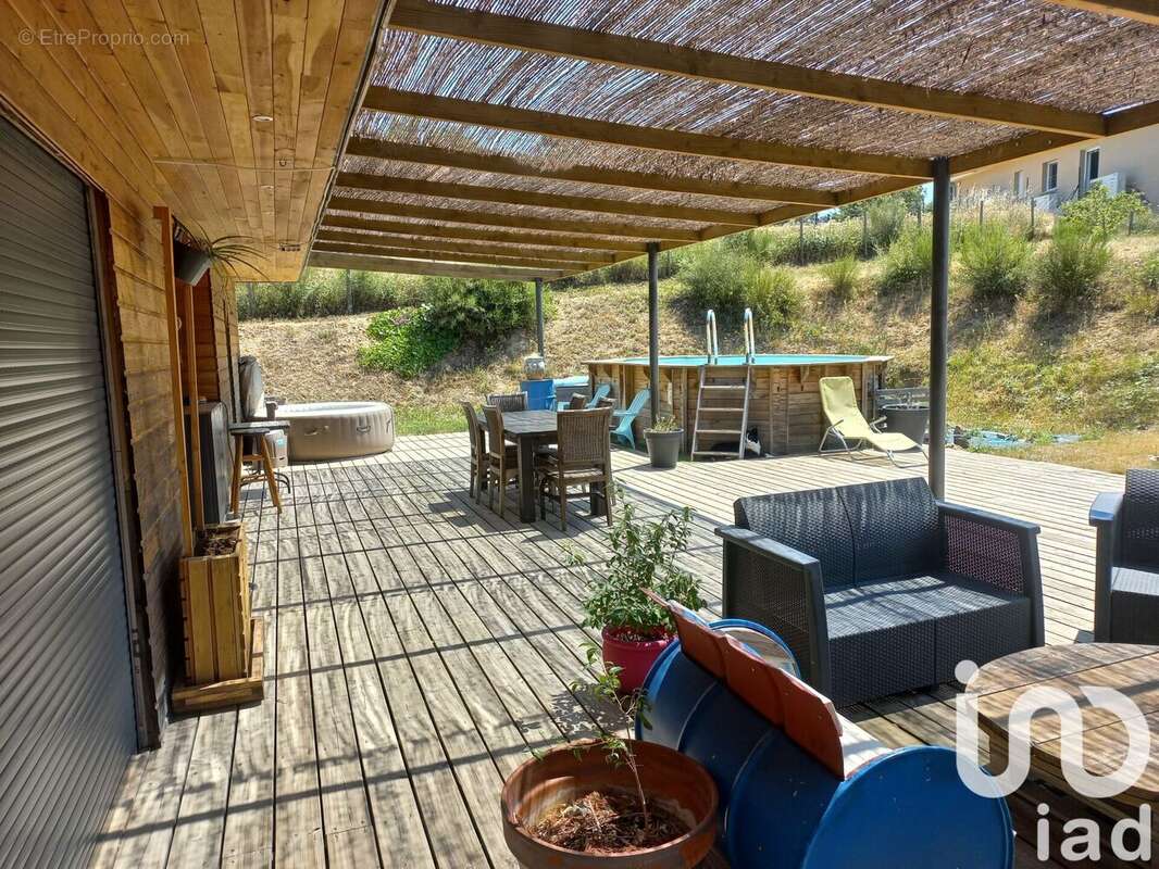 Photo 2 - Maison à SAINT-ROMAIN-DE-LERPS