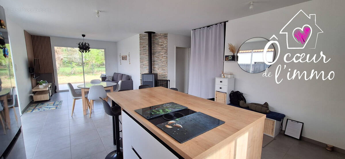 Maison à LA CHAIZE-LE-VICOMTE