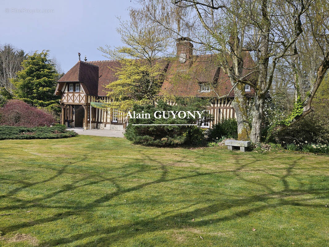 Maison à PONT-L'EVEQUE