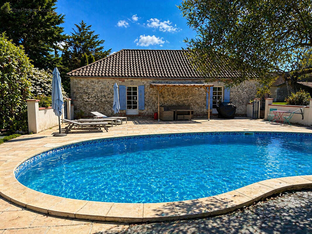 Propriété de charme avec maisons d'amis , granges et piscine - photo 4