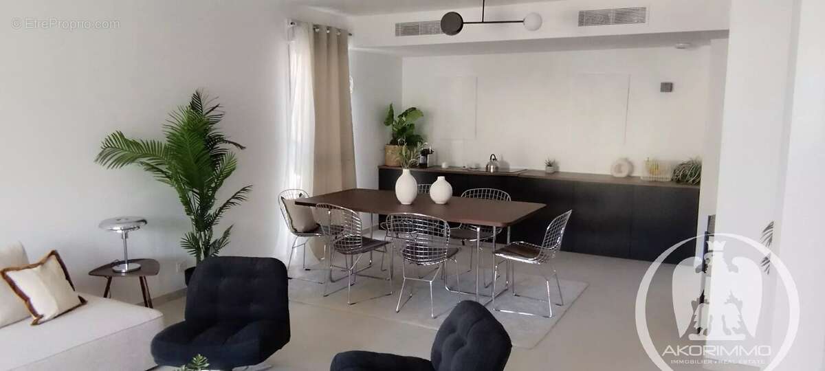 Appartement à SAINT-LAURENT-DU-VAR