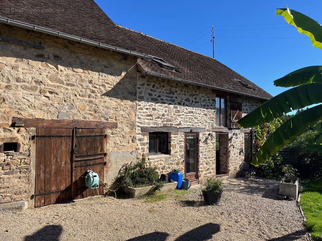 Maison à COUSSAC-BONNEVAL