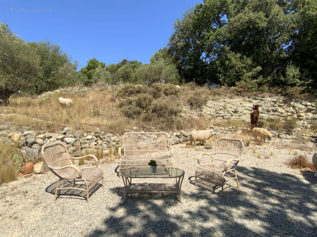 Villa d'architecte en position dominante de plain pied et sa vue panoramique. - photo 24