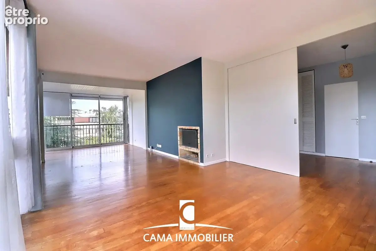 Appartement à FONTENAY-LE-FLEURY