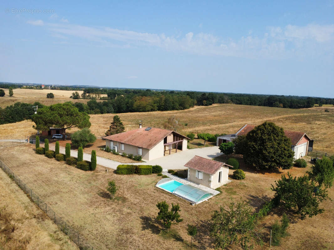 Maison à VERDUN-SUR-GARONNE