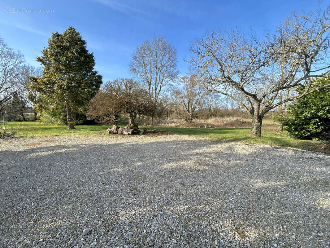 Maison à CHATILLON-SUR-CHALARONNE