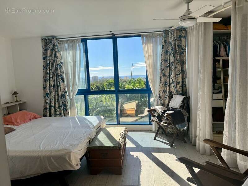 Appartement à SAINT-DENIS