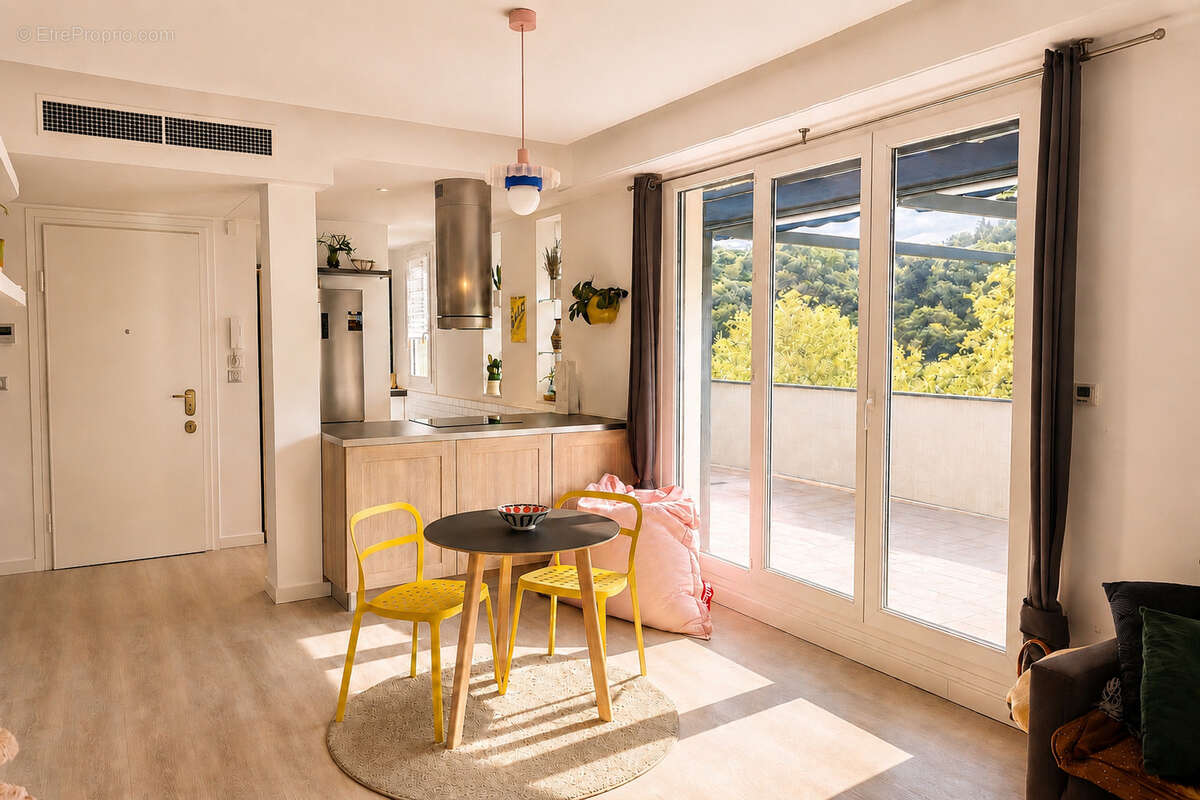 Appartement 74 m² à Nice  - photo 3