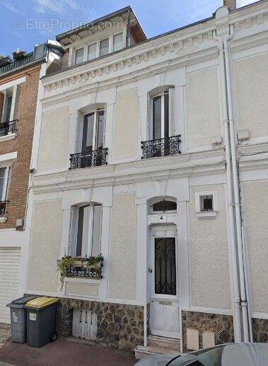 Maison à ISSY-LES-MOULINEAUX