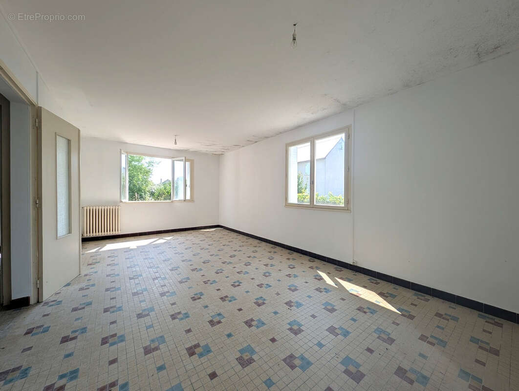 Centre doué maison a rafraichir - photo 3