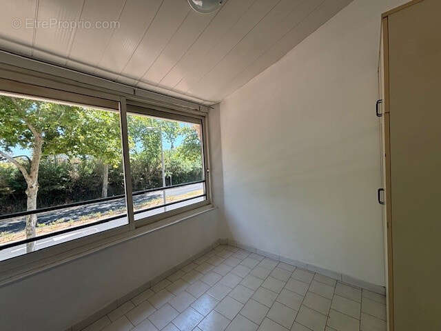 MONTPELLIER Av. St Lazare (sect. beaux arts) T2 Duplex de 33 m2 carrez+ 8m2 Habitable - photo 2