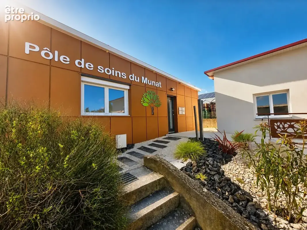 Commerce à SAINT-MARTIN-LA-PLAINE