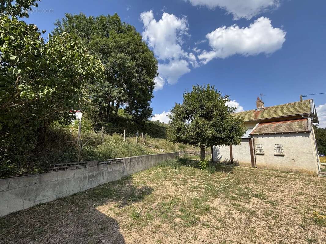 A Polignac ancienne gare à rénover de 65m² - photo 8