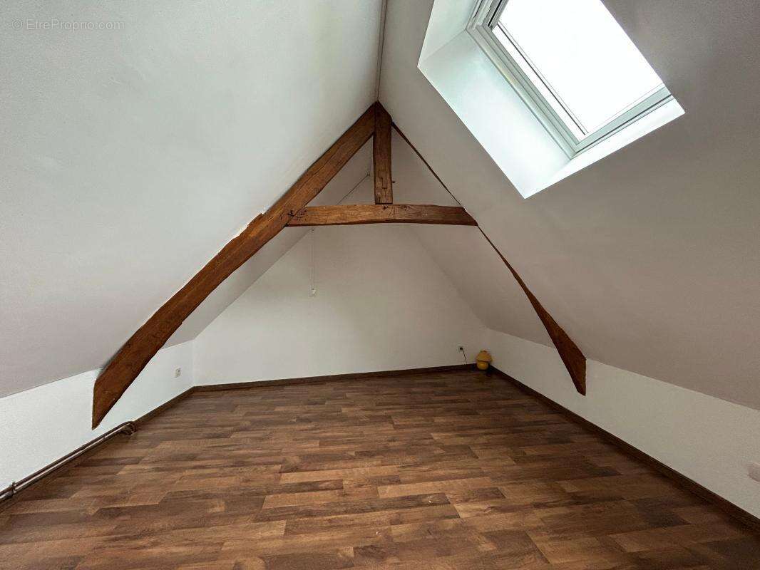 Maison à MONTGERAIN