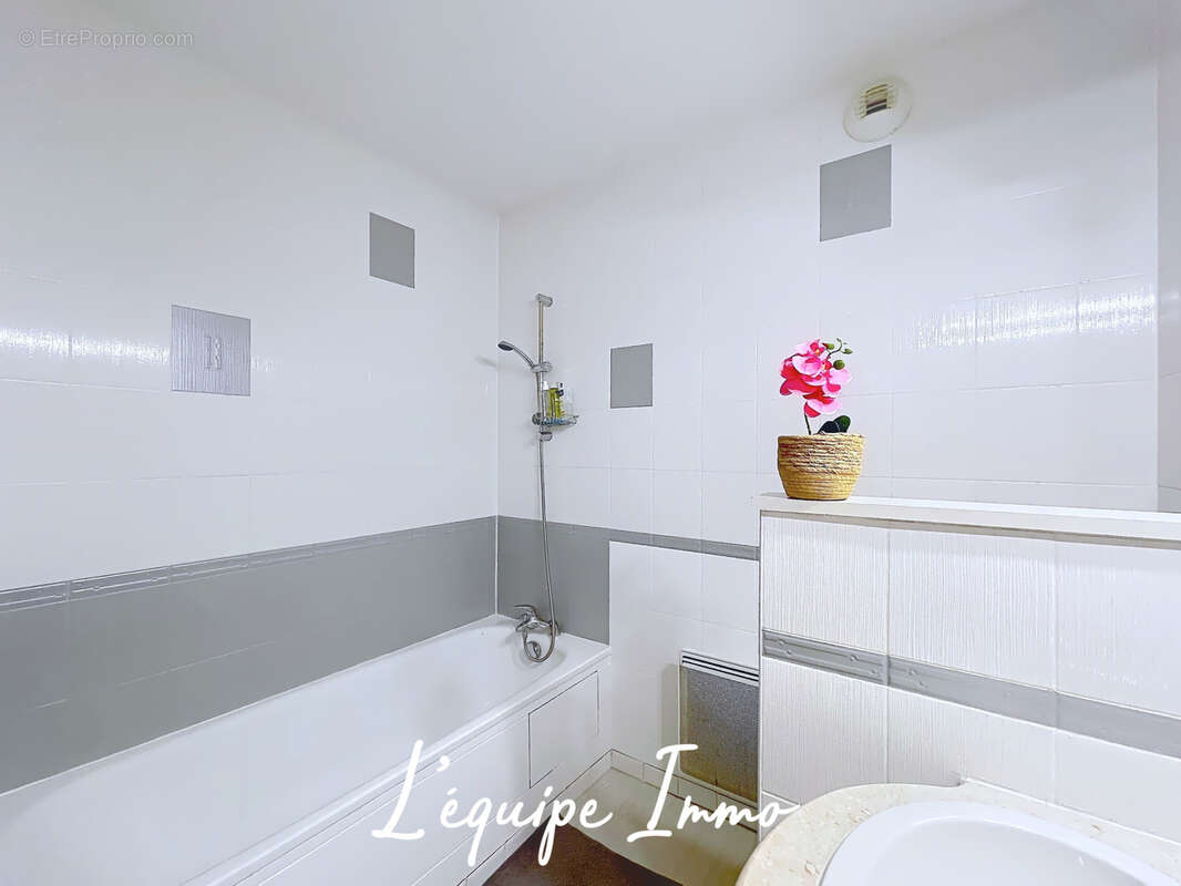 Appartement à LA SALVETAT-SAINT-GILLES