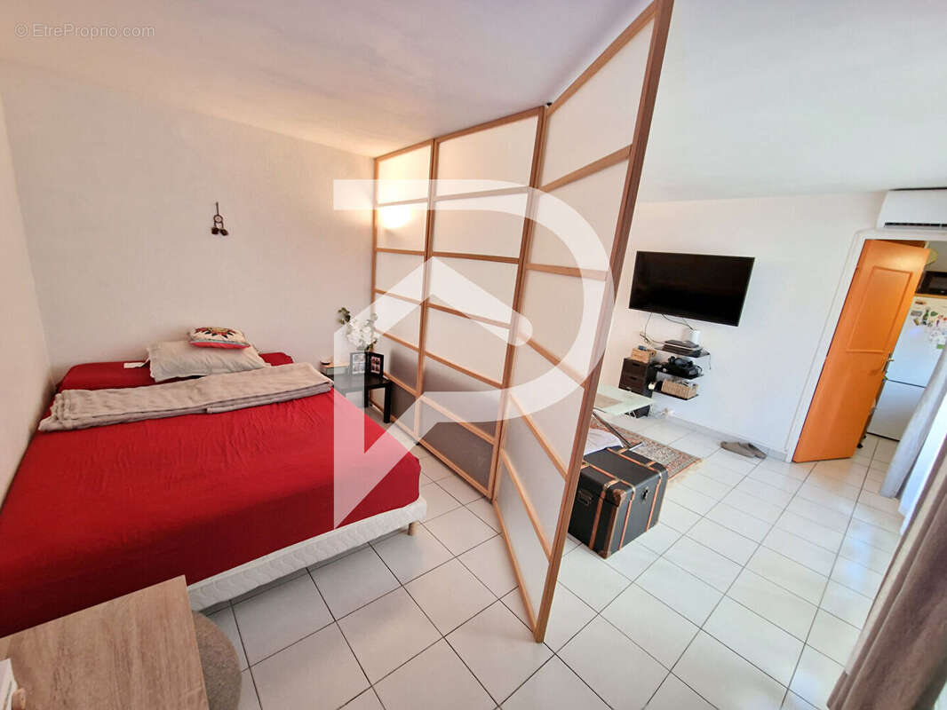 Appartement à SAINT-LAURENT-DU-VAR