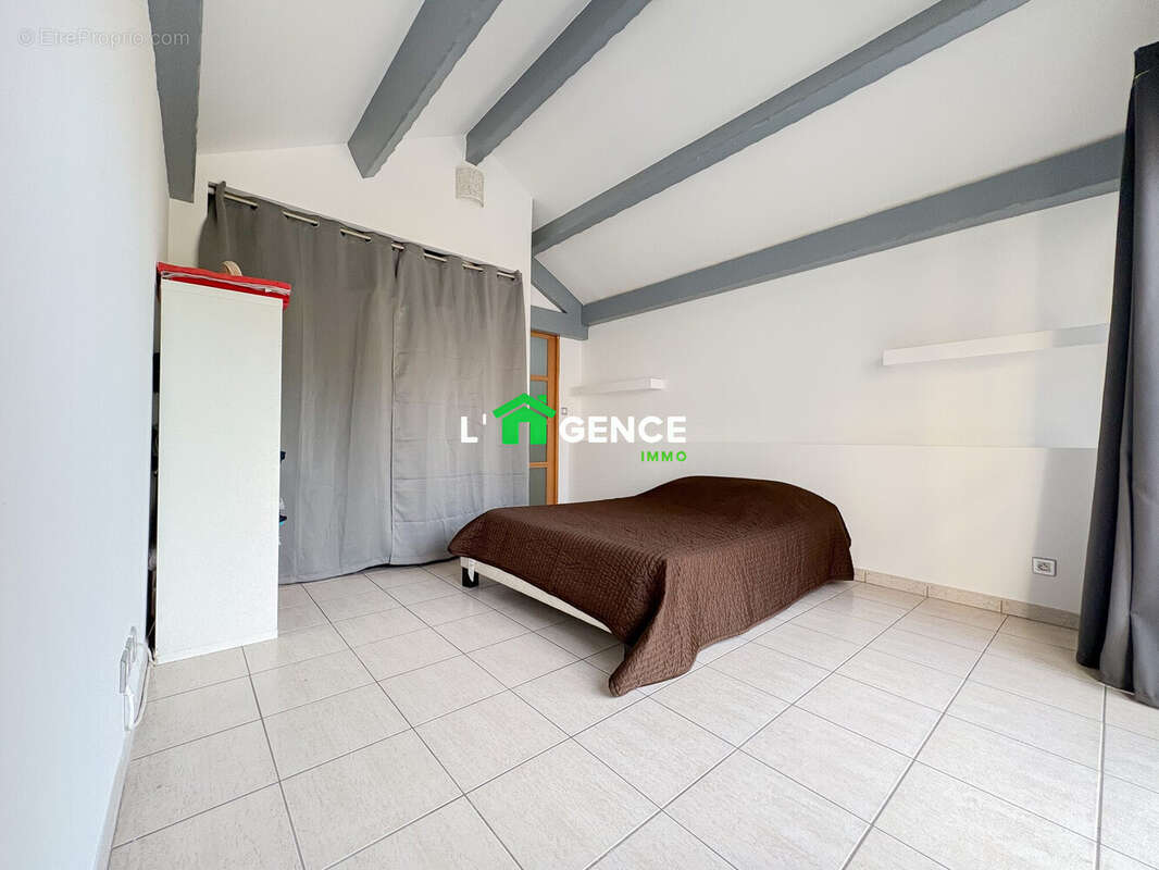 Appartement à CHATEAUNEUF-LES-MARTIGUES