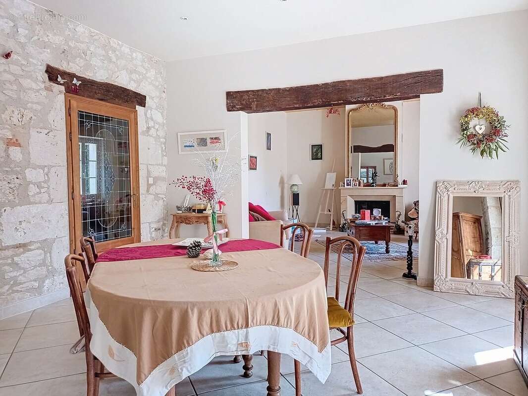 Maison à MAUVEZIN