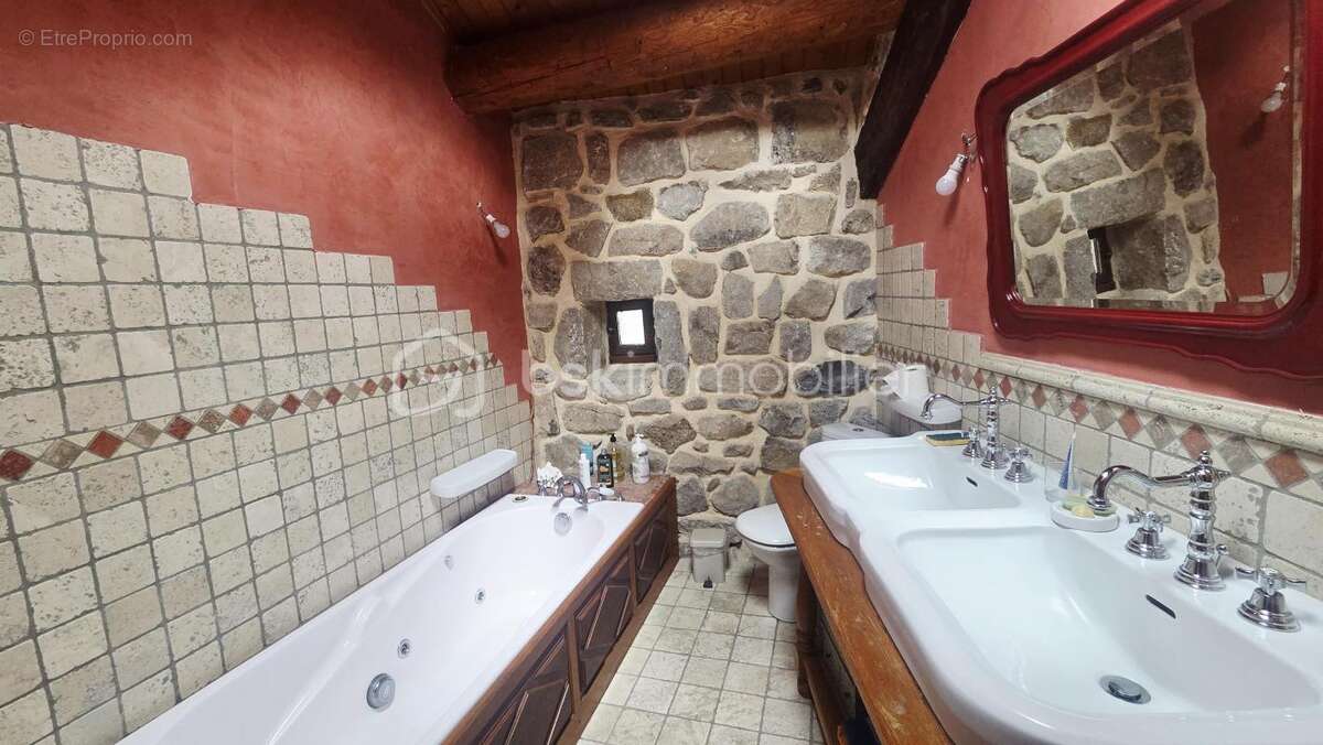 Maison à LAVIOLLE