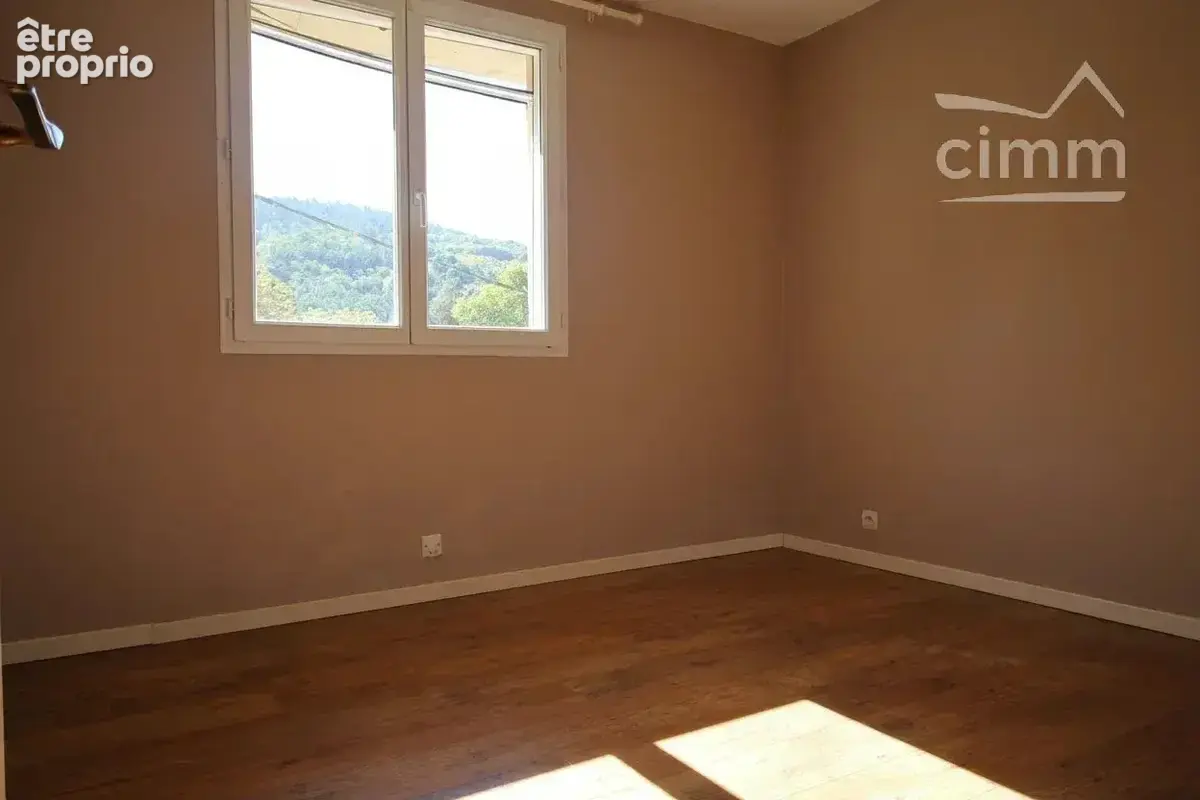Maison 4 pièces de 91 m² avec jardin à Villefort - photo 7