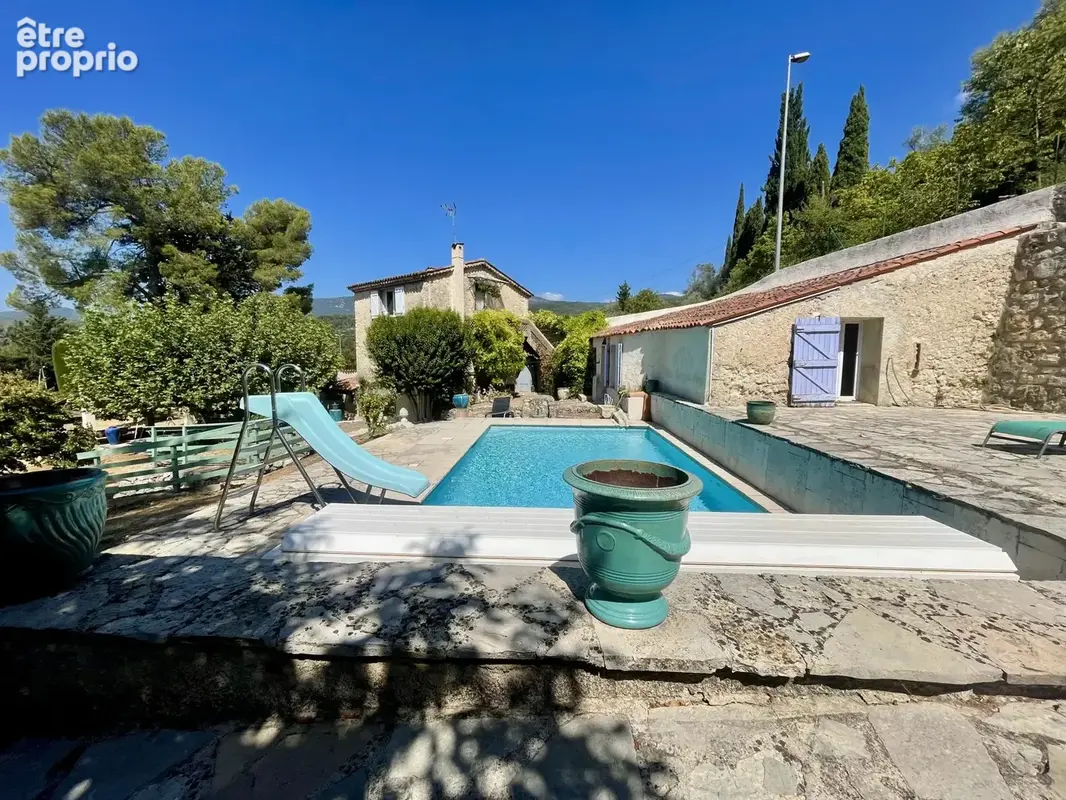 Bastide de 196 m² (263 m² avec annexes) - Maison à FAYENCE