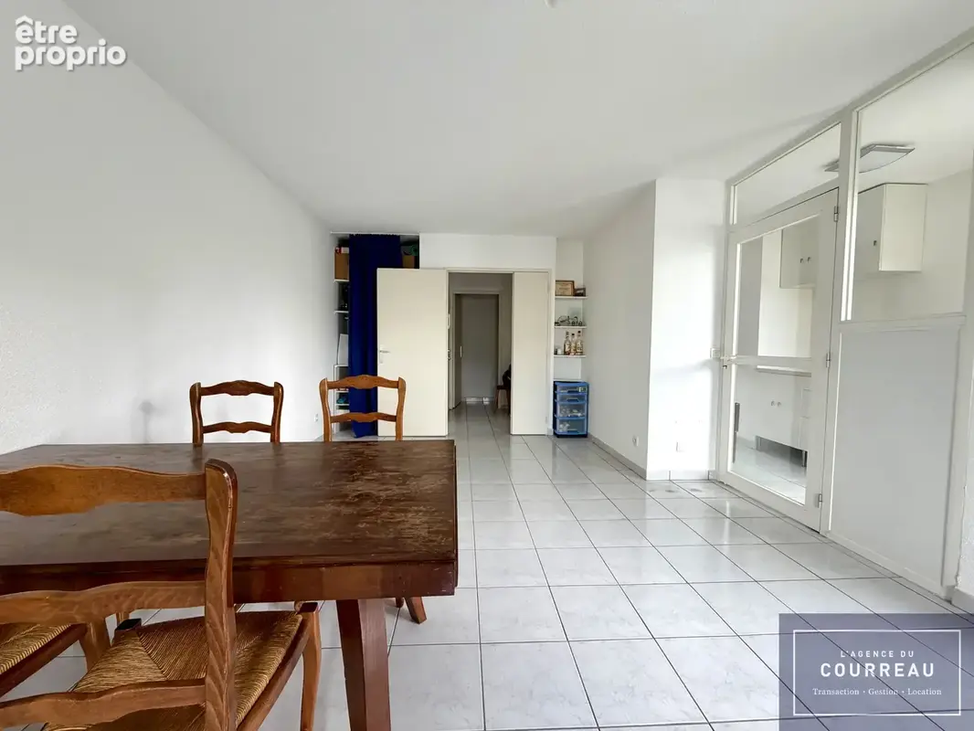 Quartier la martelle, appartement T3 , terrasse et parking , - photo 2