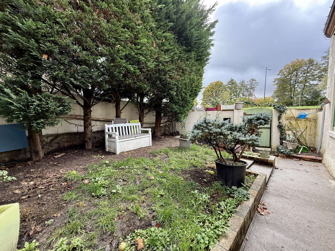 Maison à LA MEMBROLLE-SUR-CHOISILLE