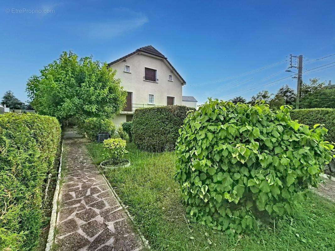 Maison 112 m² à Chateauroux  - photo 2