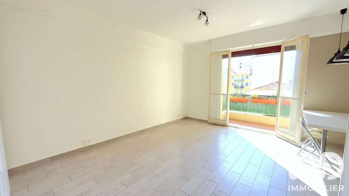 Photo 2 - Appartement à NICE