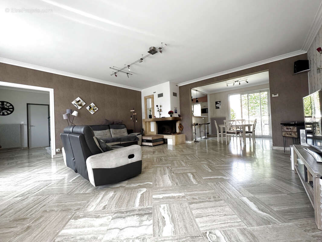 Maison à LA CHAPELLE-EN-SERVAL