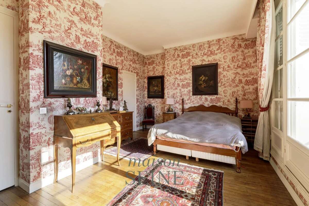 Maison à NEUILLY-SUR-SEINE