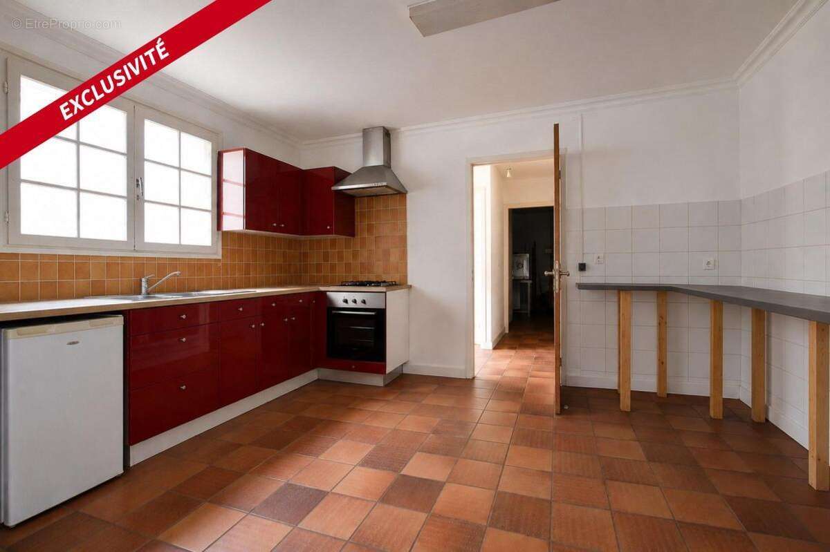 Appartement 213 m² à Plonevez-Porzay  - photo 8