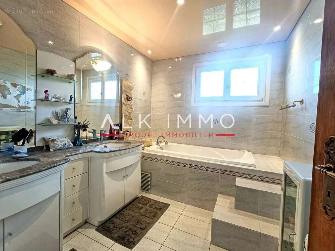 Maison à CRANVES-SALES