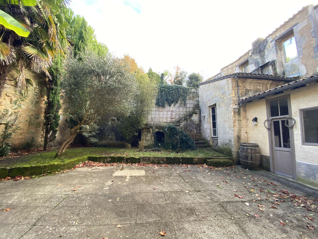 Maison à CHATEAUNEUF-SUR-CHARENTE