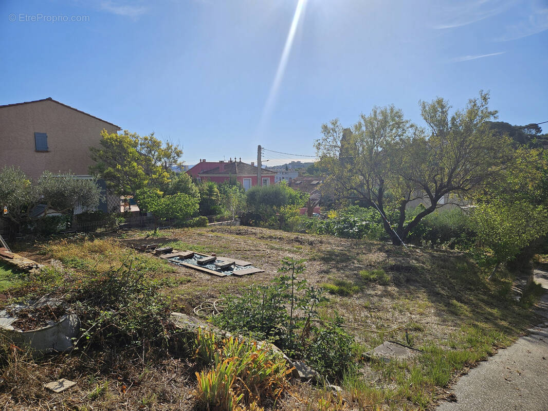Terrain à LA SEYNE-SUR-MER