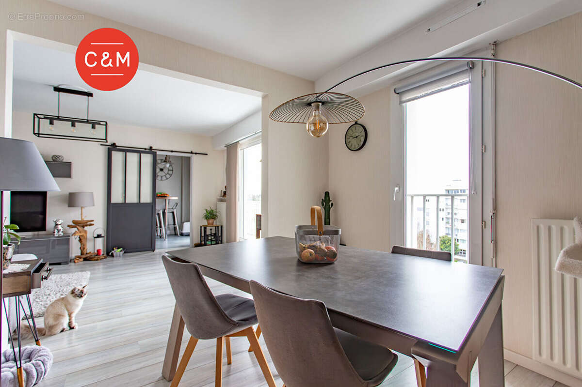 Appartement à REZE