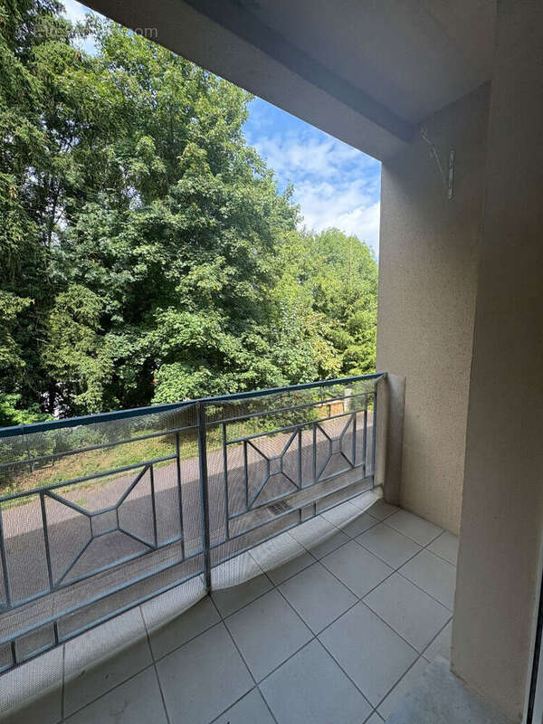 Appartement à ARS-SUR-MOSELLE
