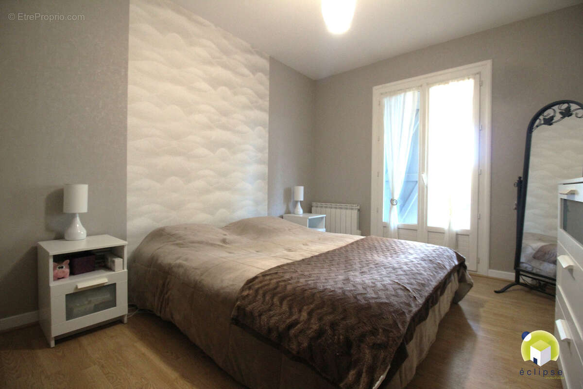 Maison à MEZERIAT