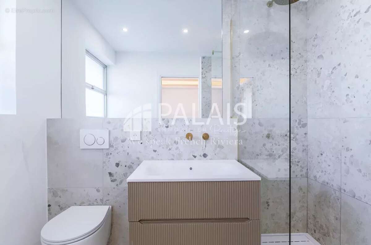 Appartement à VILLENEUVE-LOUBET