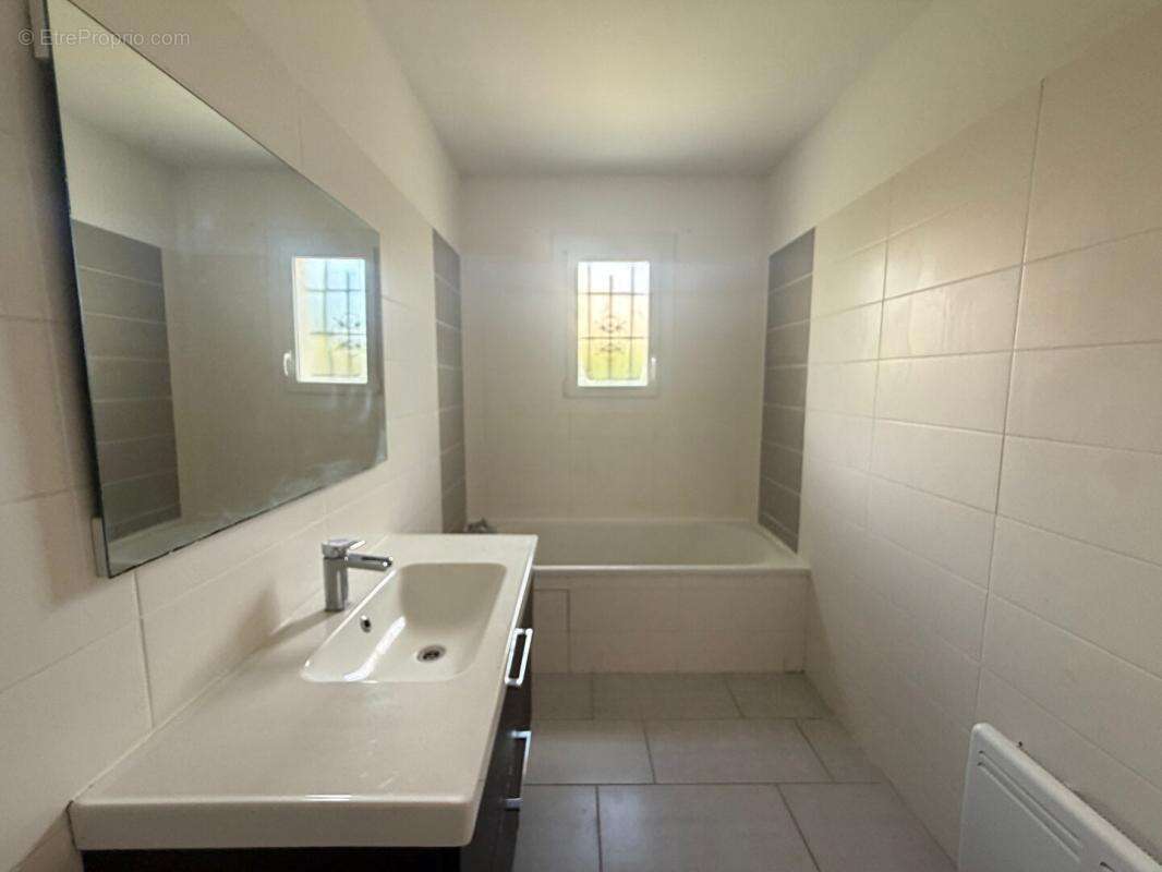 Maison de  plain pied 3 chambres avec 475 M2 de terrain - photo 8