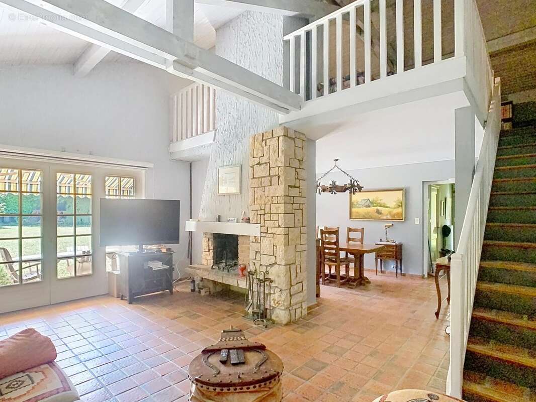 Exclusivité – Maison 130 m² sur  8000 m² de terrain à Reignier (74) - photo 2
