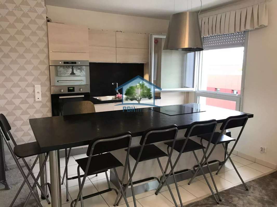 Appartement à LES PAVILLONS-SOUS-BOIS