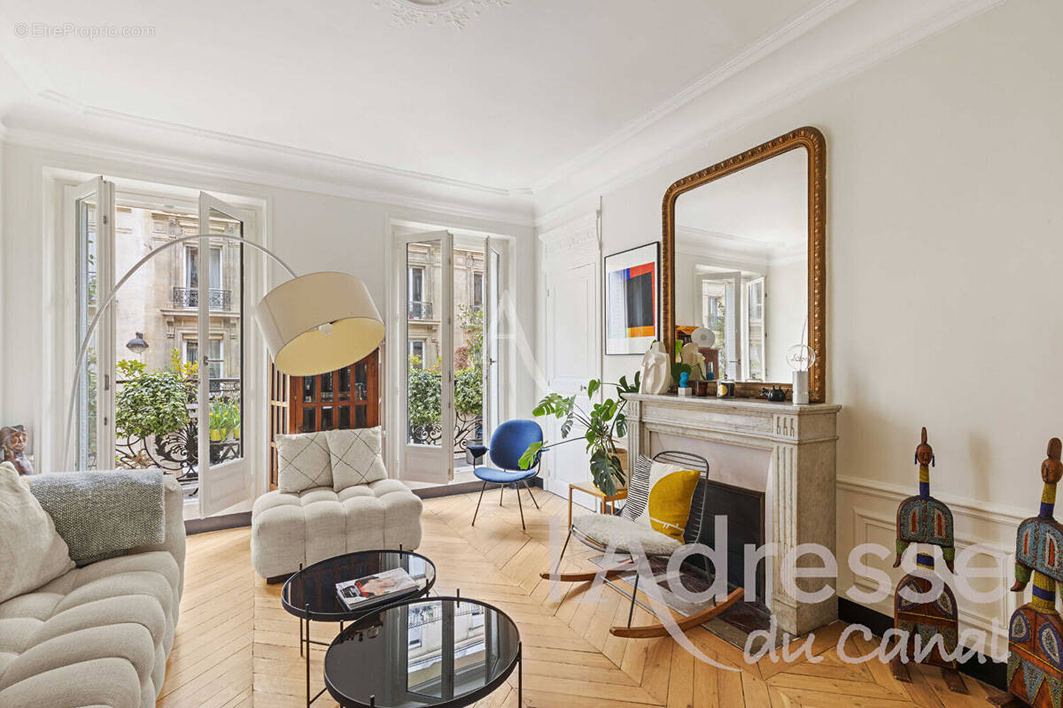 Appartement à PARIS-10E